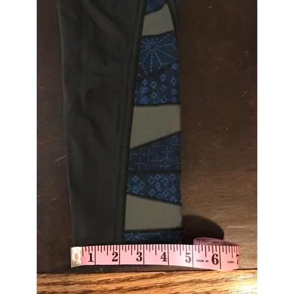 Lululemon Run Inspire Crop II Sashiko Black Fa14 Quilt 23 Leggings - Size 6 - Picture 8 of 11